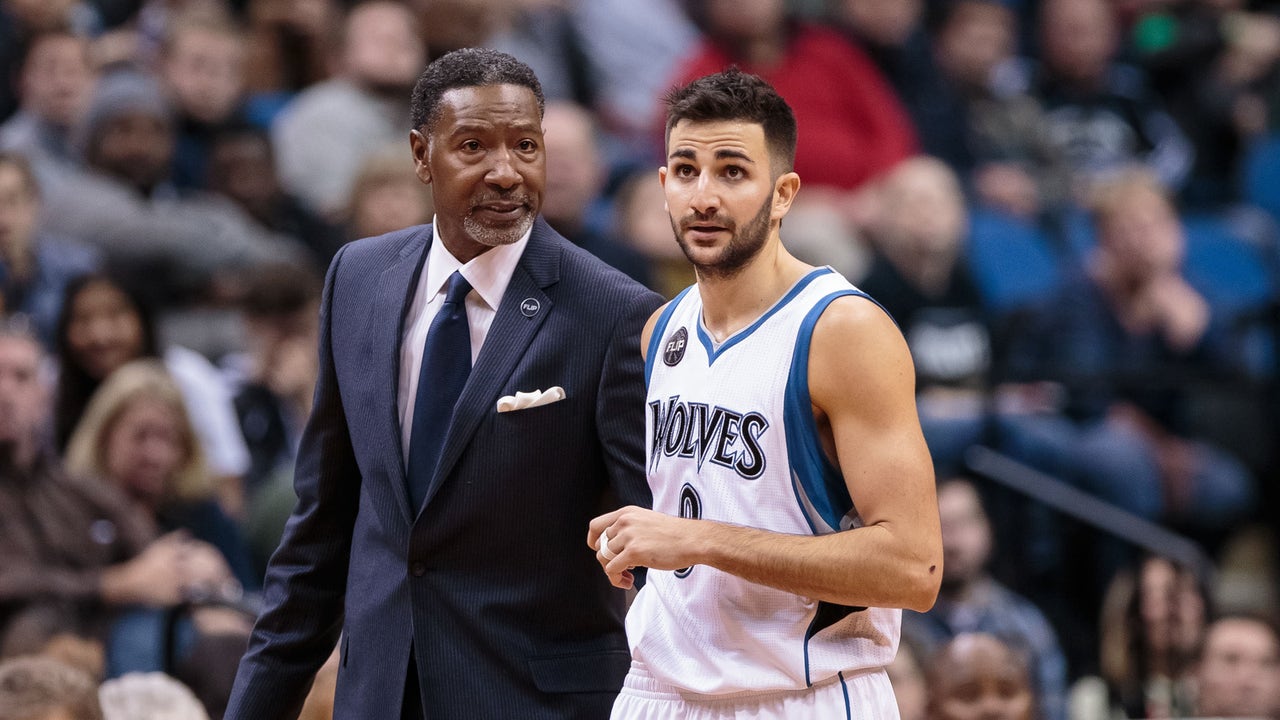 Mitchell's Raptors took 3s because 'we didn't have to teach them to shoot'